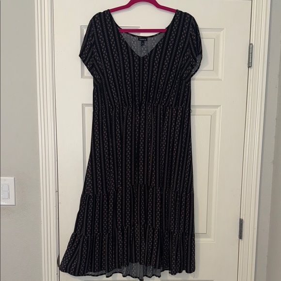 torrid Dresses & Skirts - Black & Purple Flowy, Tiered Midi Dress, Lightweight, Sz 1x by Torrid